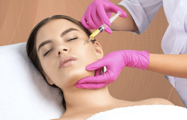 صورة عرض ✨🩸 3 جلسات بلازما لنضارة الوجه أو لعلاج تساقط الشعر + 3 جلسات ميزوثيرابي للوجه أو لعلاج تساقط الشعر (بالحقن أو الديرمابن) للسيدات فقط